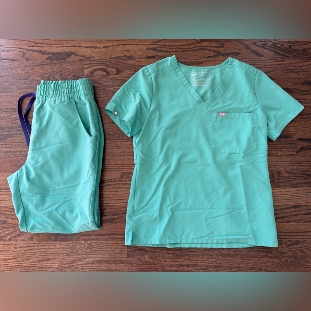 Figs Mint Green Scrub Set